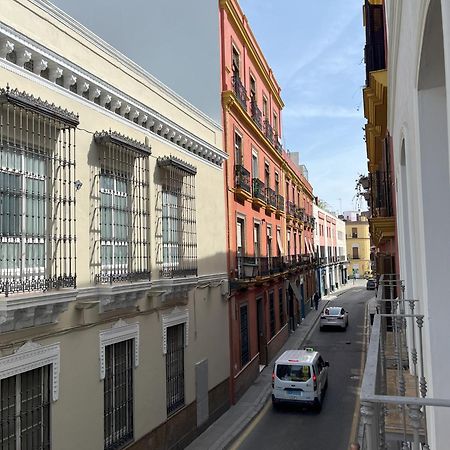 Balcones De Jauregui Premium Apartment Seville Luaran gambar
