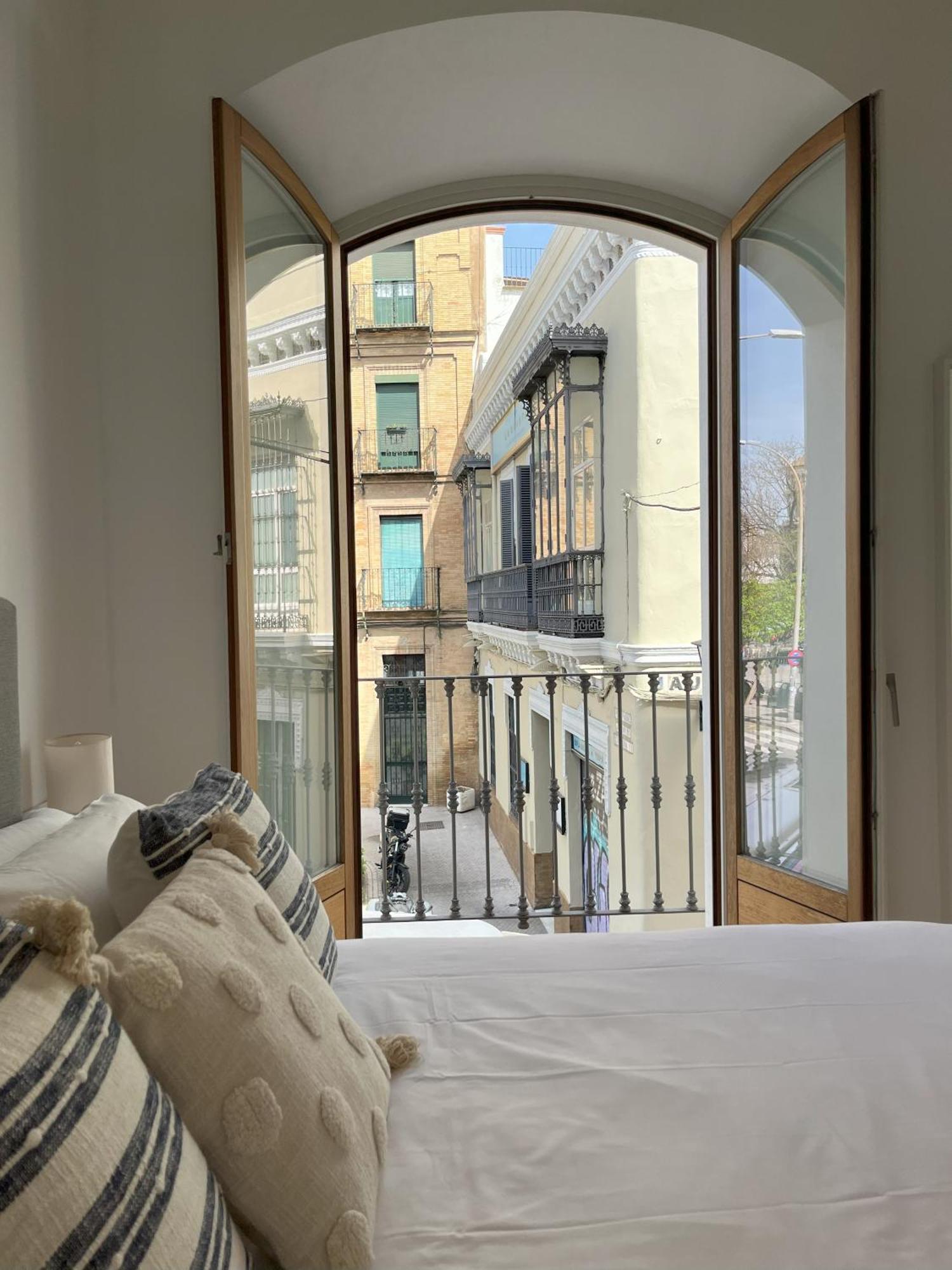 Balcones De Jauregui Premium Apartment Seville Luaran gambar