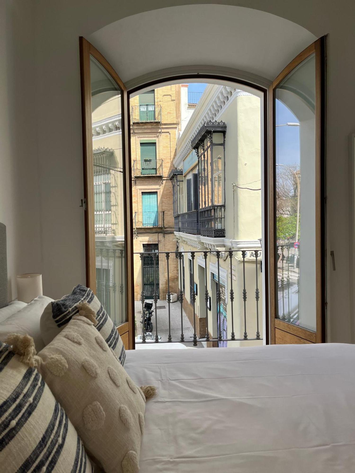 Balcones De Jauregui Premium Apartment Seville Luaran gambar